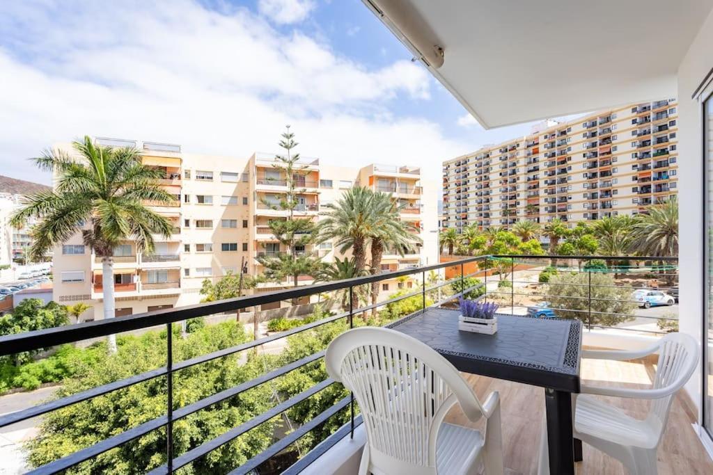 Vivienda Vacacional Rosaini Los Cristianos  Esterno foto
