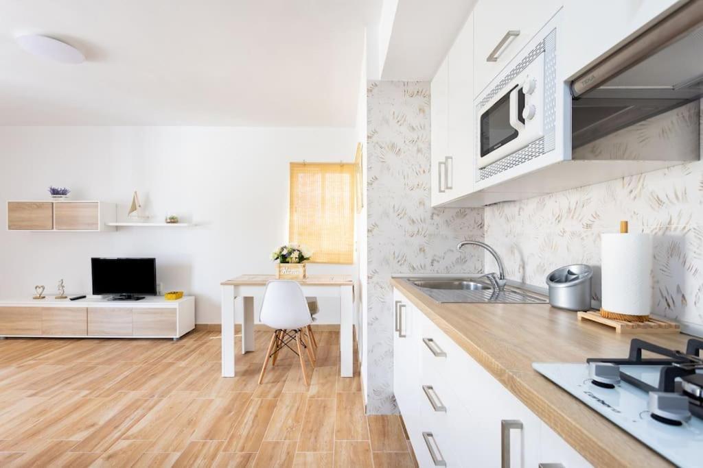 Vivienda Vacacional Rosaini Los Cristianos  Esterno foto