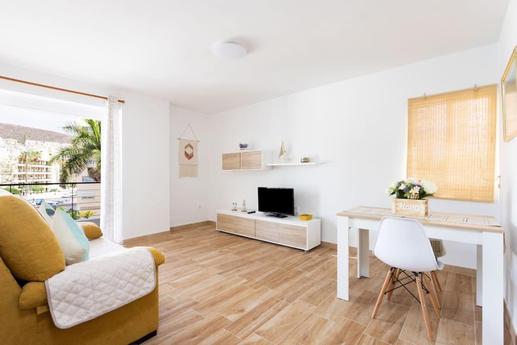 Vivienda Vacacional Rosaini Los Cristianos  Esterno foto